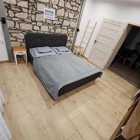 Apartment Silver *